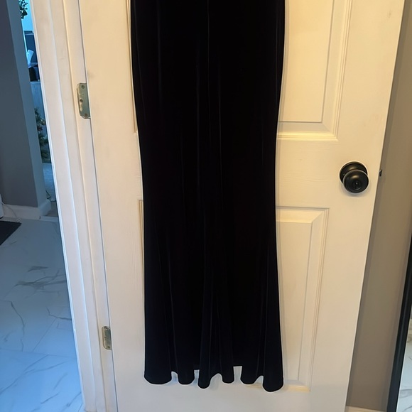 Beautiful Navy Blue Velvet Giselle Maxi Dresss - Picture 12 of 12